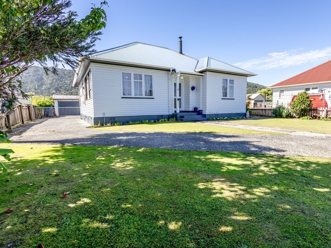 37 Firth Street, Cobden, Greymouth - Carousel 29