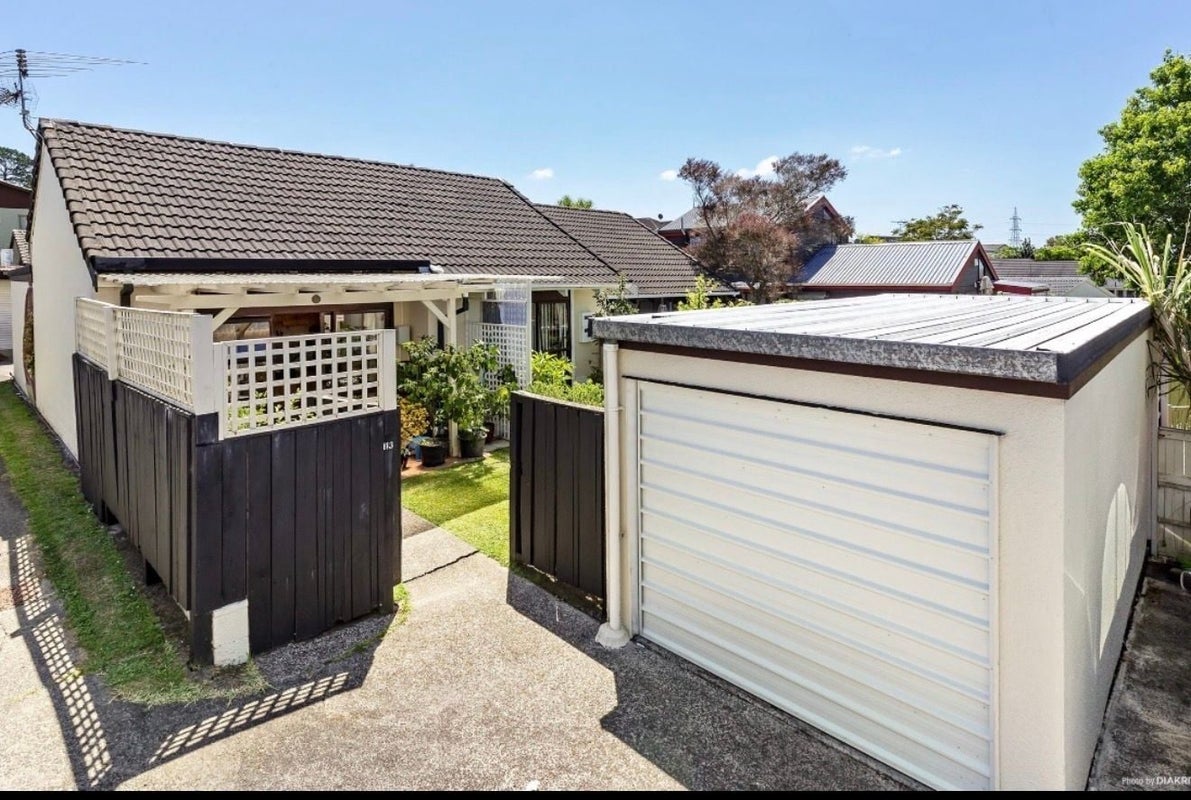 113 The Avenue, Lynfield, Auckland - Carousel 1