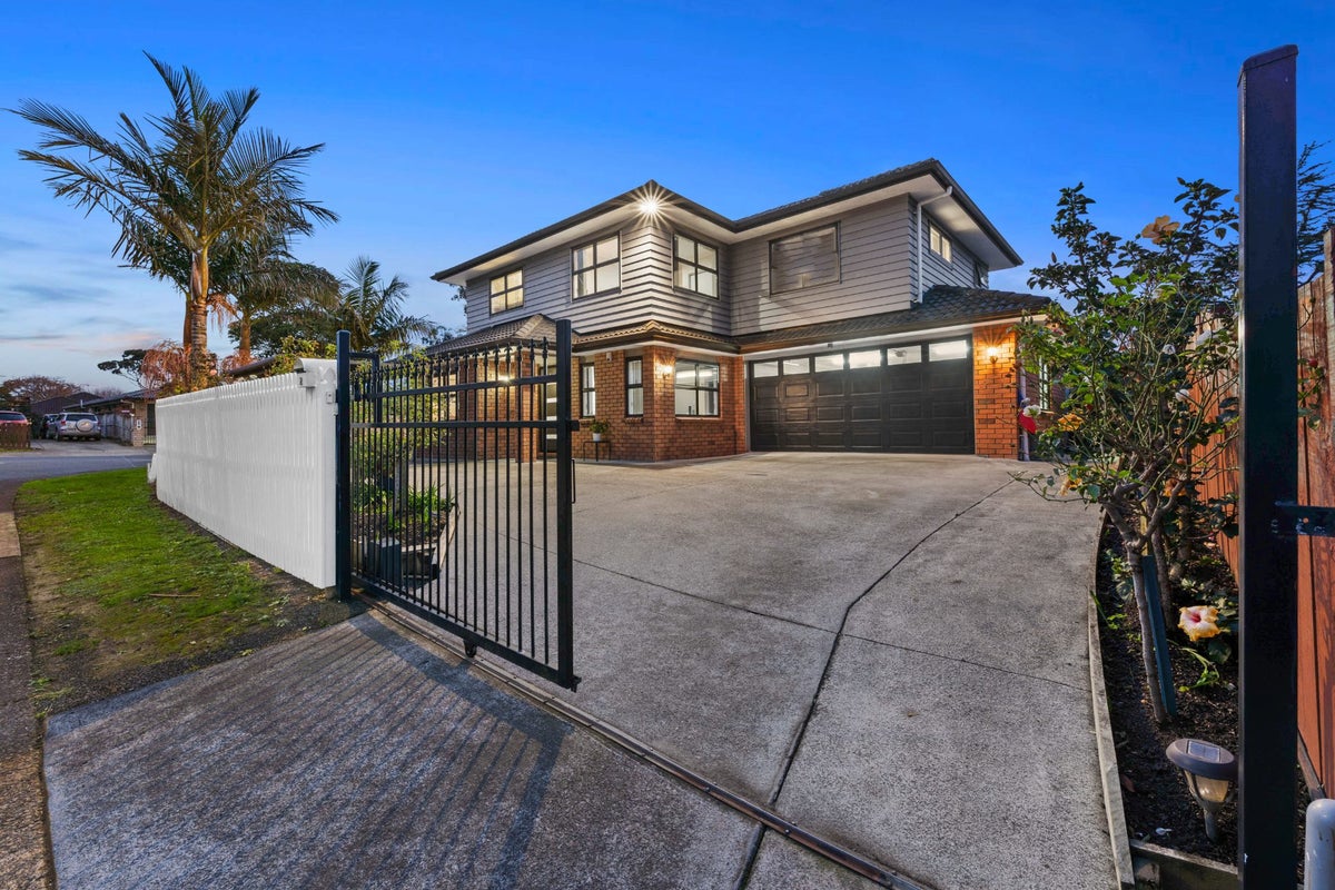 2 Heathberry Close, Papatoetoe, Auckland - Carousel 1
