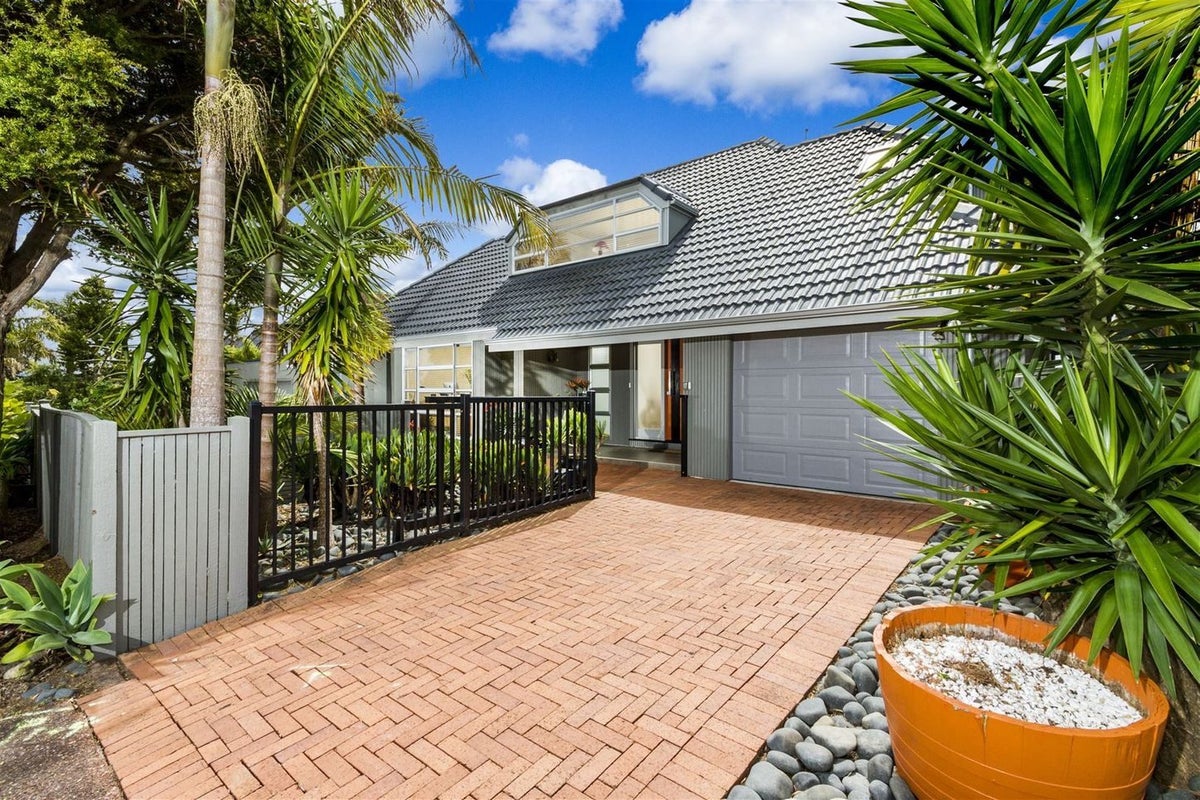 2 Cliff Road, Torbay, Auckland - Carousel 2