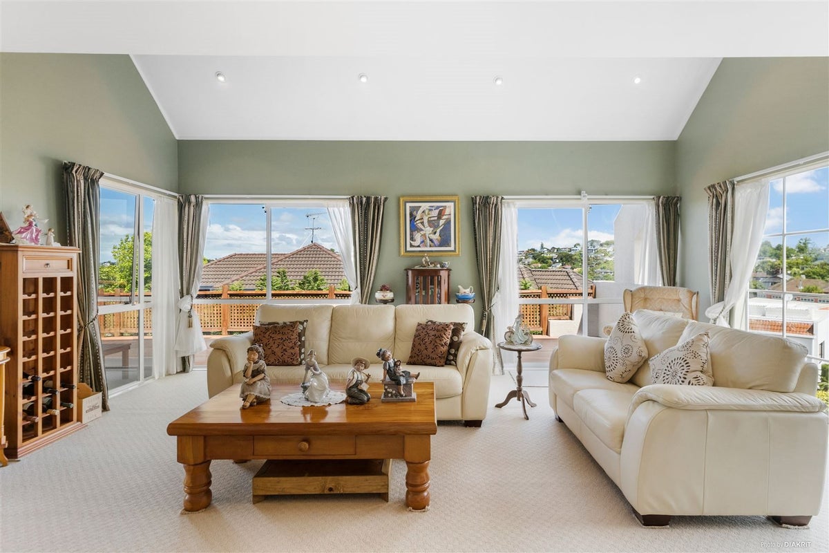 66A Haseler Crescent, Howick, Auckland - Carousel 2