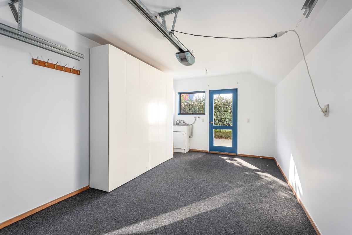 2/27 Shrewsbury Street, Merivale, Christchurch - Carousel 14