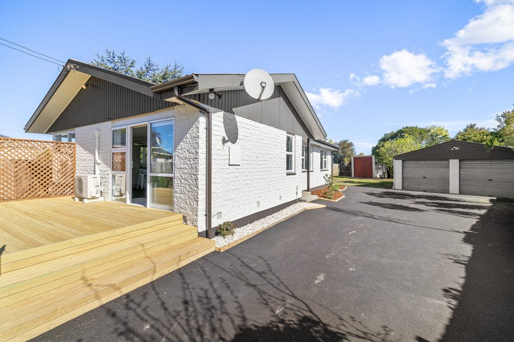 382 Mairehau Road, Parklands, Christchurch - Carousel 1