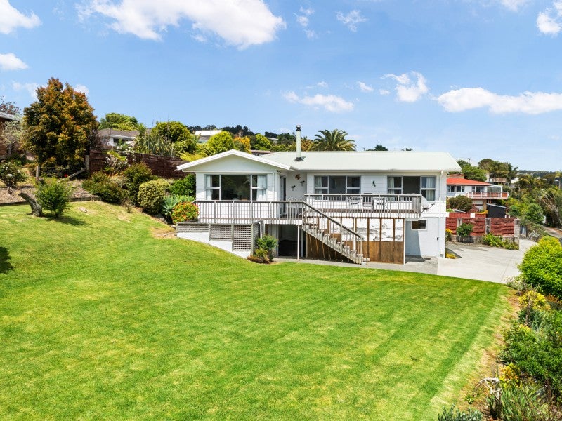 11 Mountain Road, Morningside, Whangarei - Carousel 1