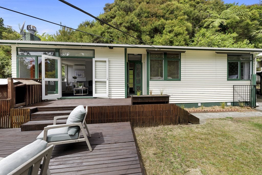 10 Kereru Grove, Stokes Valley, Lower Hutt - Carousel 2