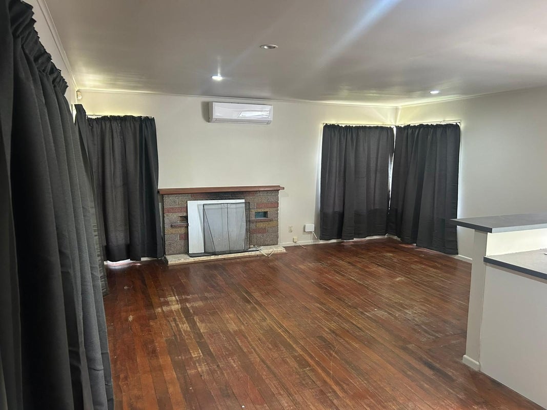 5 Bernard Street, Papatoetoe, Auckland - Carousel 1