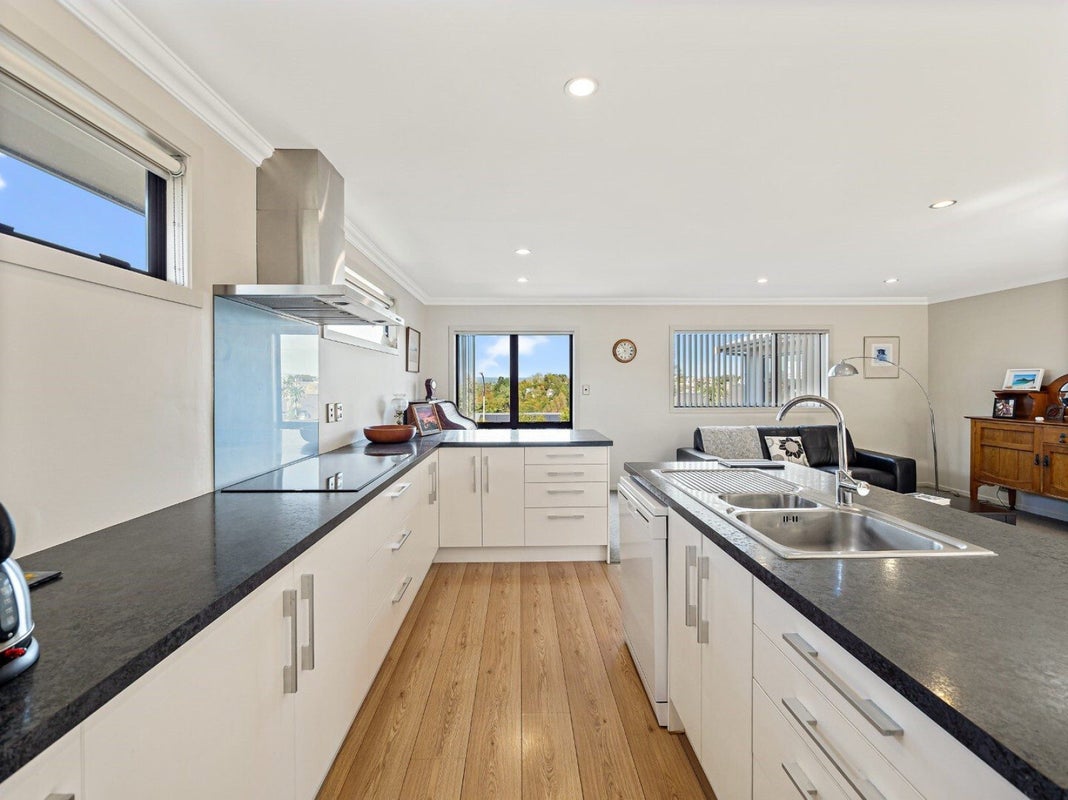39 Westminster Drive, Bethlehem, Tauranga - Carousel 2