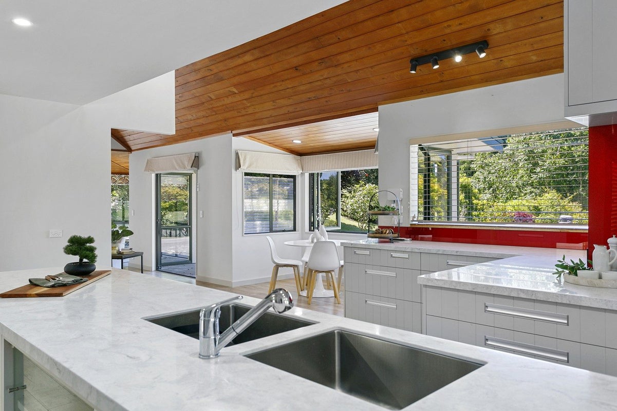 71 Gillespie Place, Acacia Bay, Taupo - Carousel 1