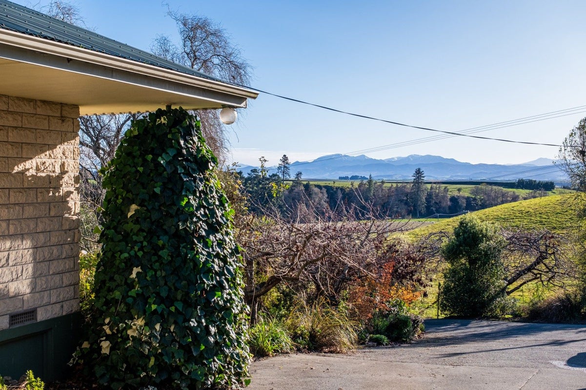 1504 Taiko Road, Cave - Carousel 17