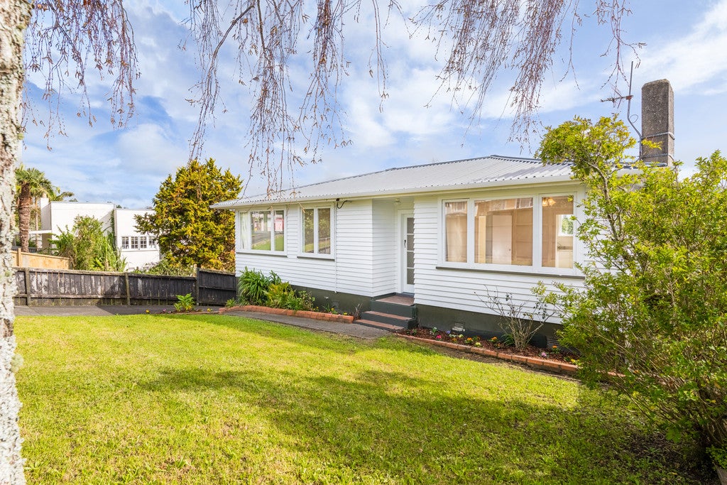 44 Maioro Street, New Windsor, Auckland - Carousel 2