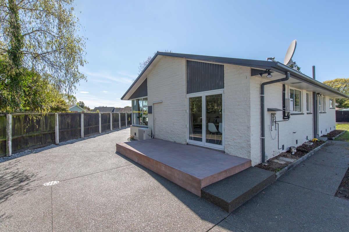 16 Saunders Place, Redwood, Christchurch - Carousel 16