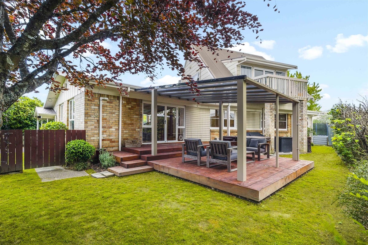12 Berkley Avenue, Hillcrest, Hamilton - Carousel 1