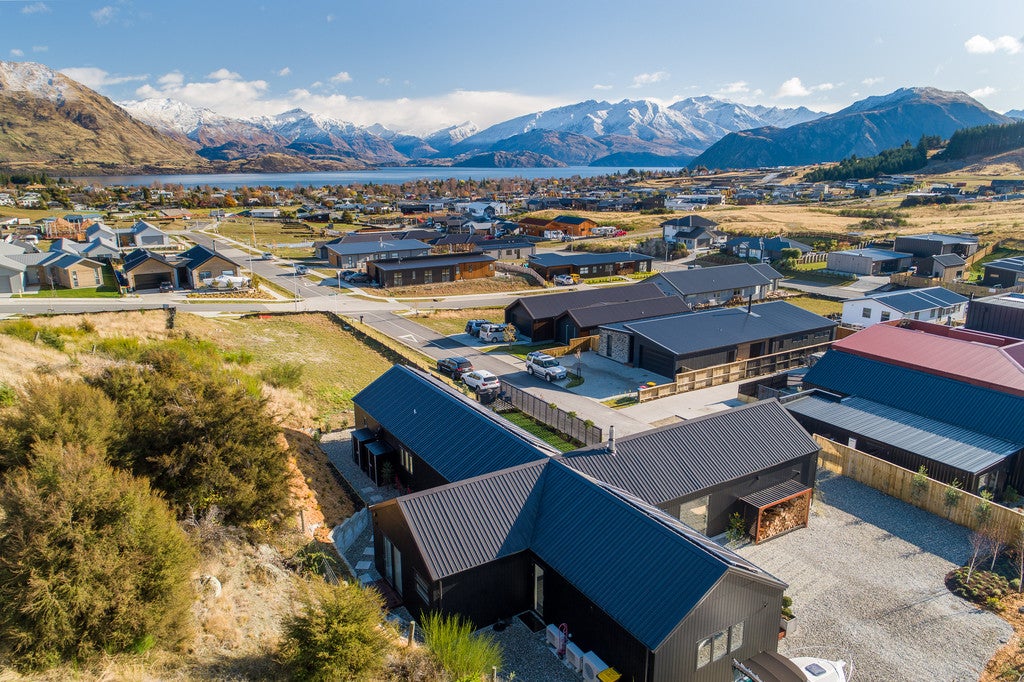 4 Reserve Lane, Wanaka - Carousel 21