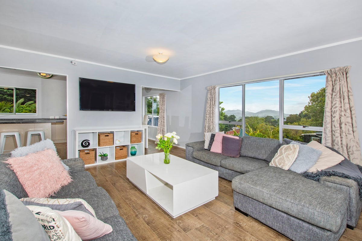8 Ascot Avenue, Kamo, Whangarei - Carousel 2