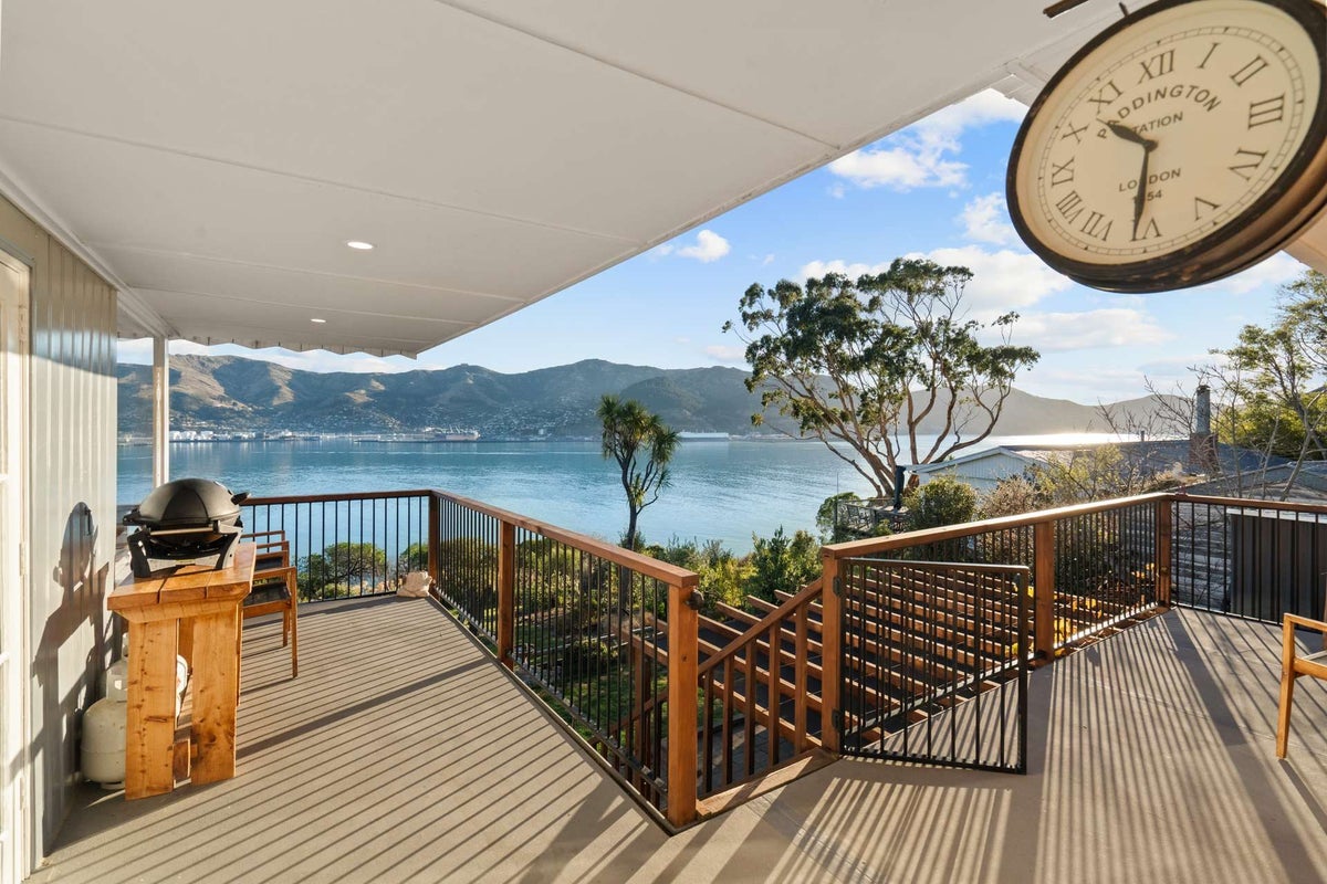 33 Ranui Crescent, Diamond Harbour, Lyttelton - Carousel 1
