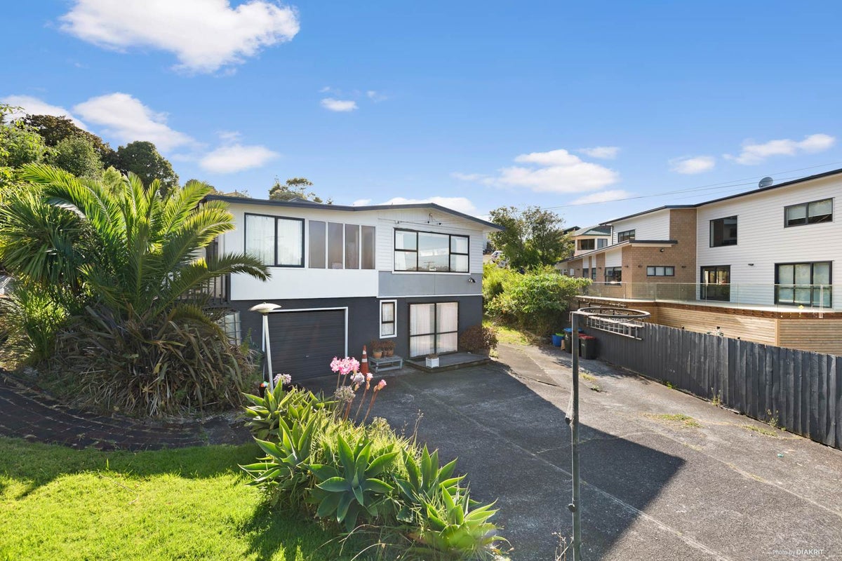 120 Whitney Street, New Windsor, Auckland - Carousel 2