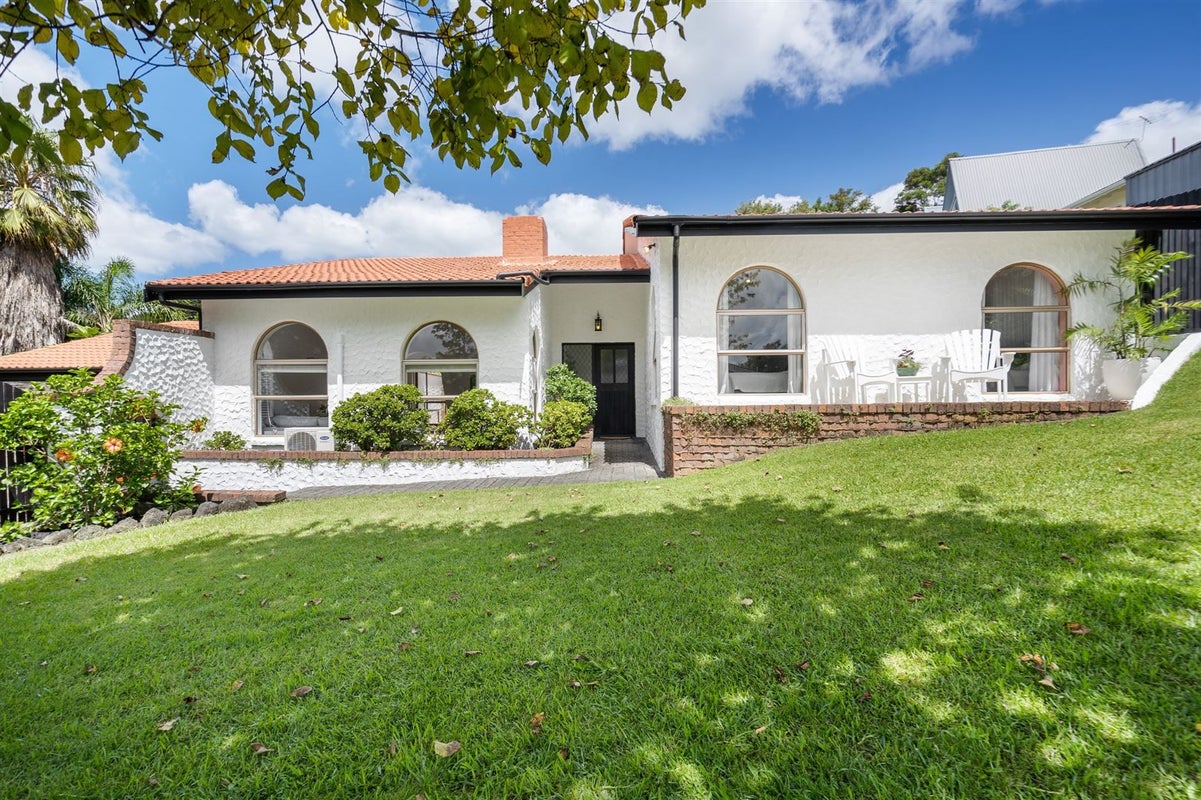 11 William Hadlow Place, Hatfields Beach, Orewa - Carousel 1