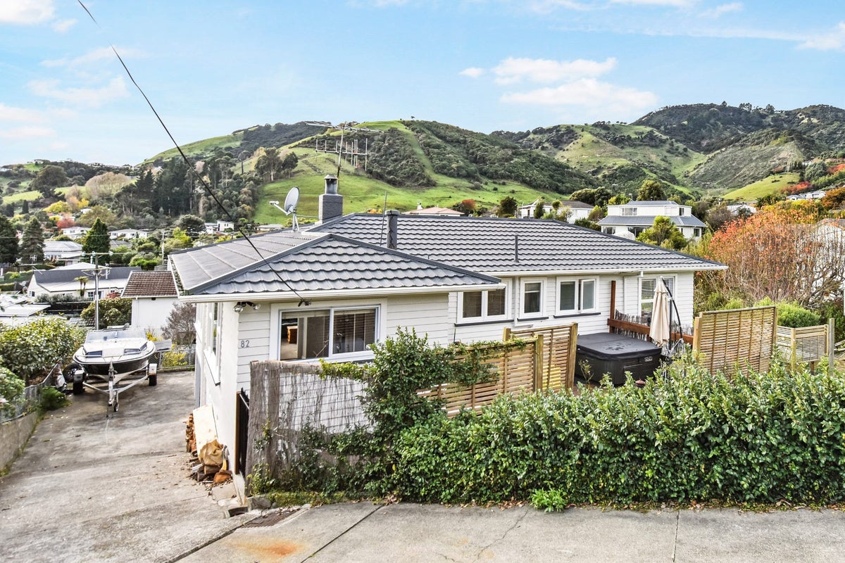 82 Tui Glen Road, Atawhai, Nelson - Carousel 1