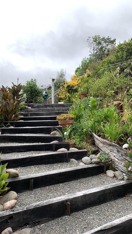 27 Hicks Crescent, Waikanae Beach, Waikanae - Carousel 2