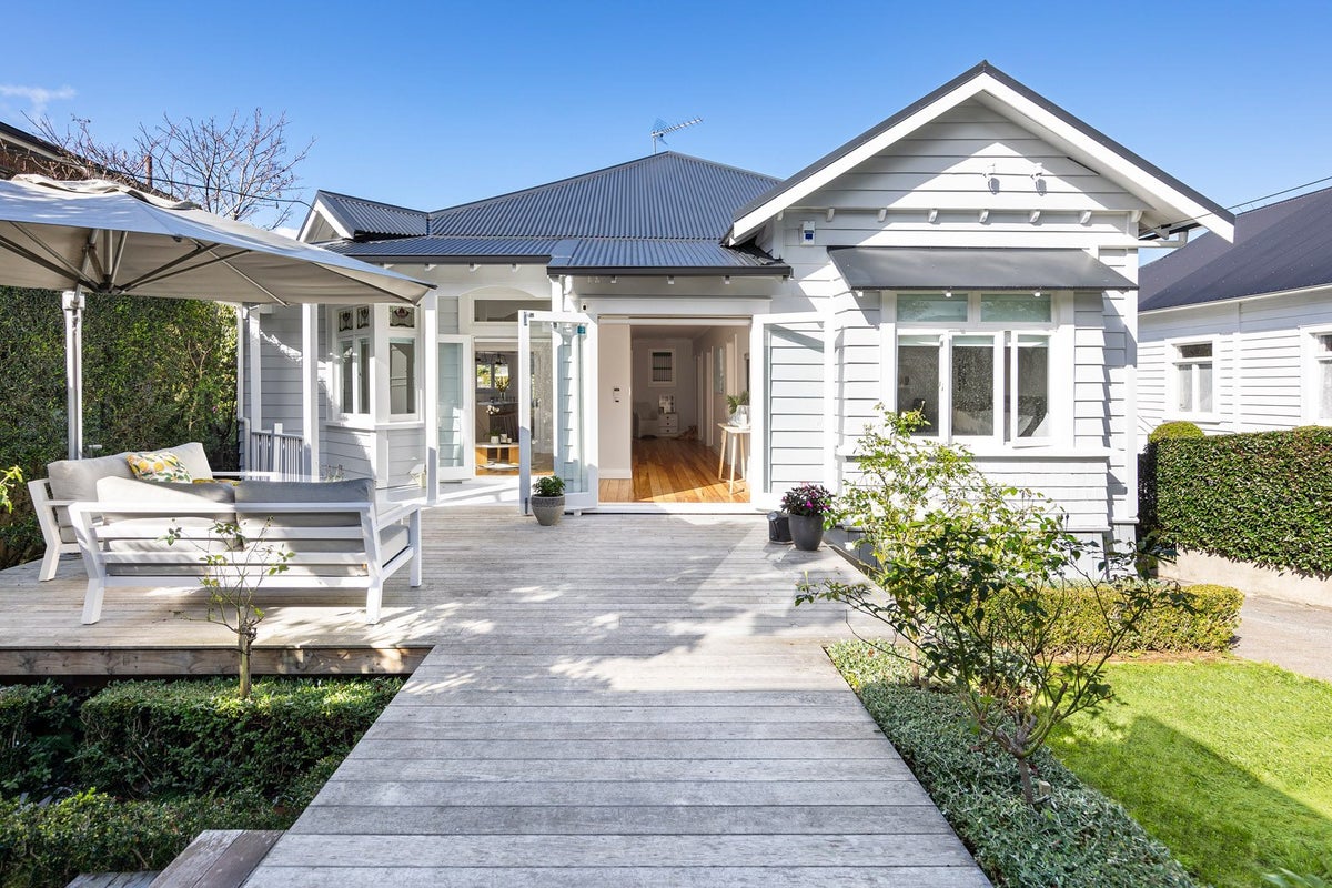 562 Mount Eden Road, Mount Eden, Auckland - Carousel 1