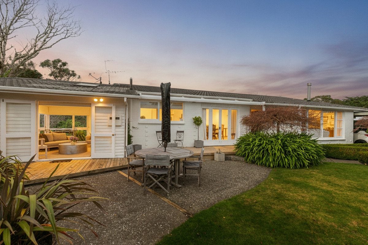 11 Chudleigh Grove, Churton Park, Wellington, Wellington - Carousel 1