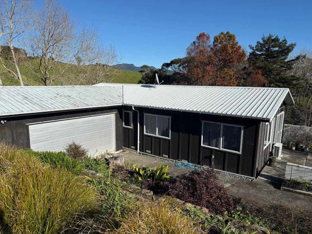 4 Hills Road, Raglan - Carousel 1