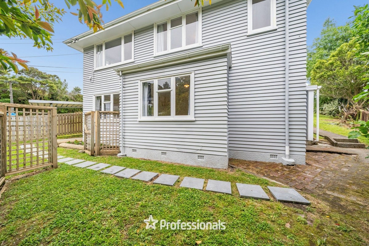 54 Bird Grove, Stokes Valley, Lower Hutt - Carousel 2