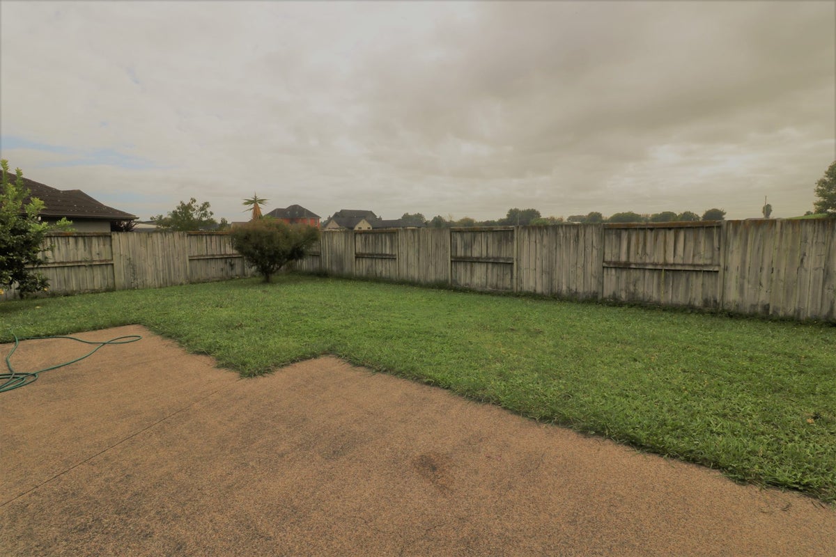 8 Gibbston Close, Huntington, Hamilton - Carousel 12
