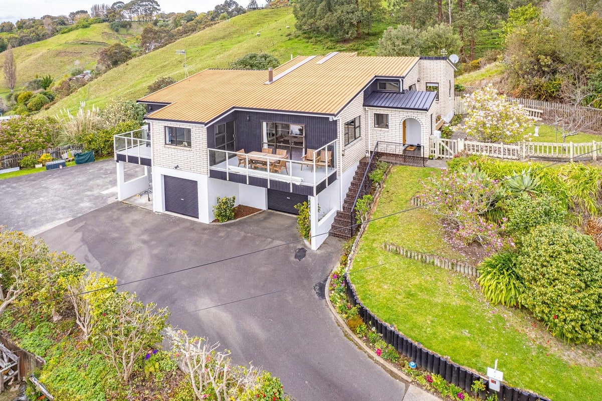 43 Webb Road, Durie Hill, Whanganui - Carousel 1