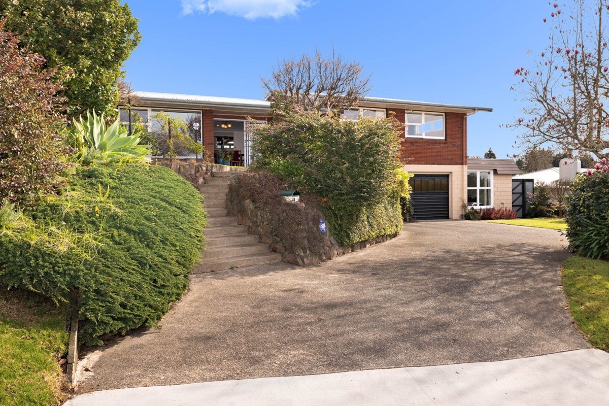 15 Lloyd Street, Parkvale, Tauranga - Carousel 27