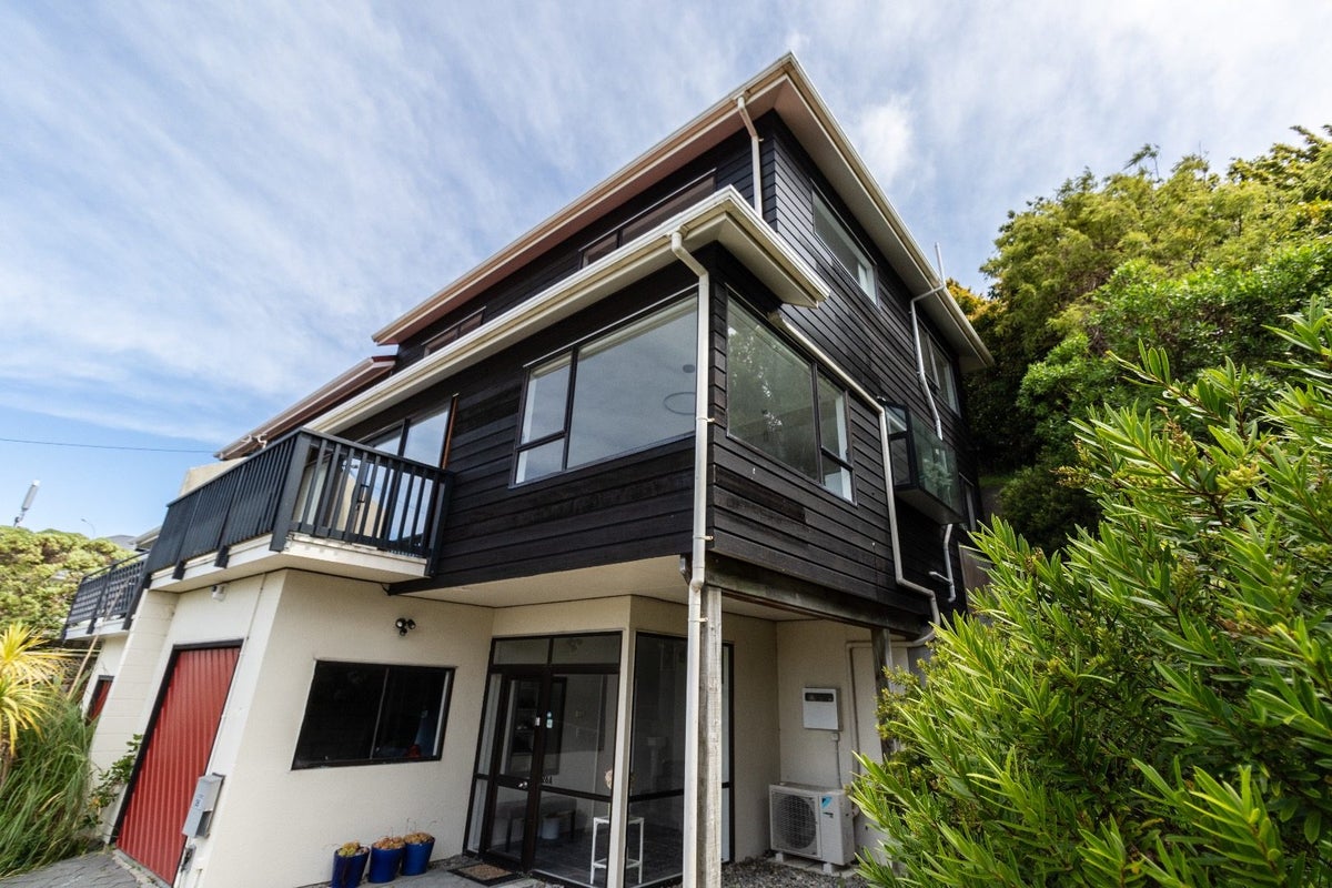 26A Mysore Street, Khandallah, Wellington - Carousel 1