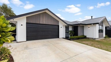 43 Coutts Way, Fitzherbert, Palmerston North - Carousel 1