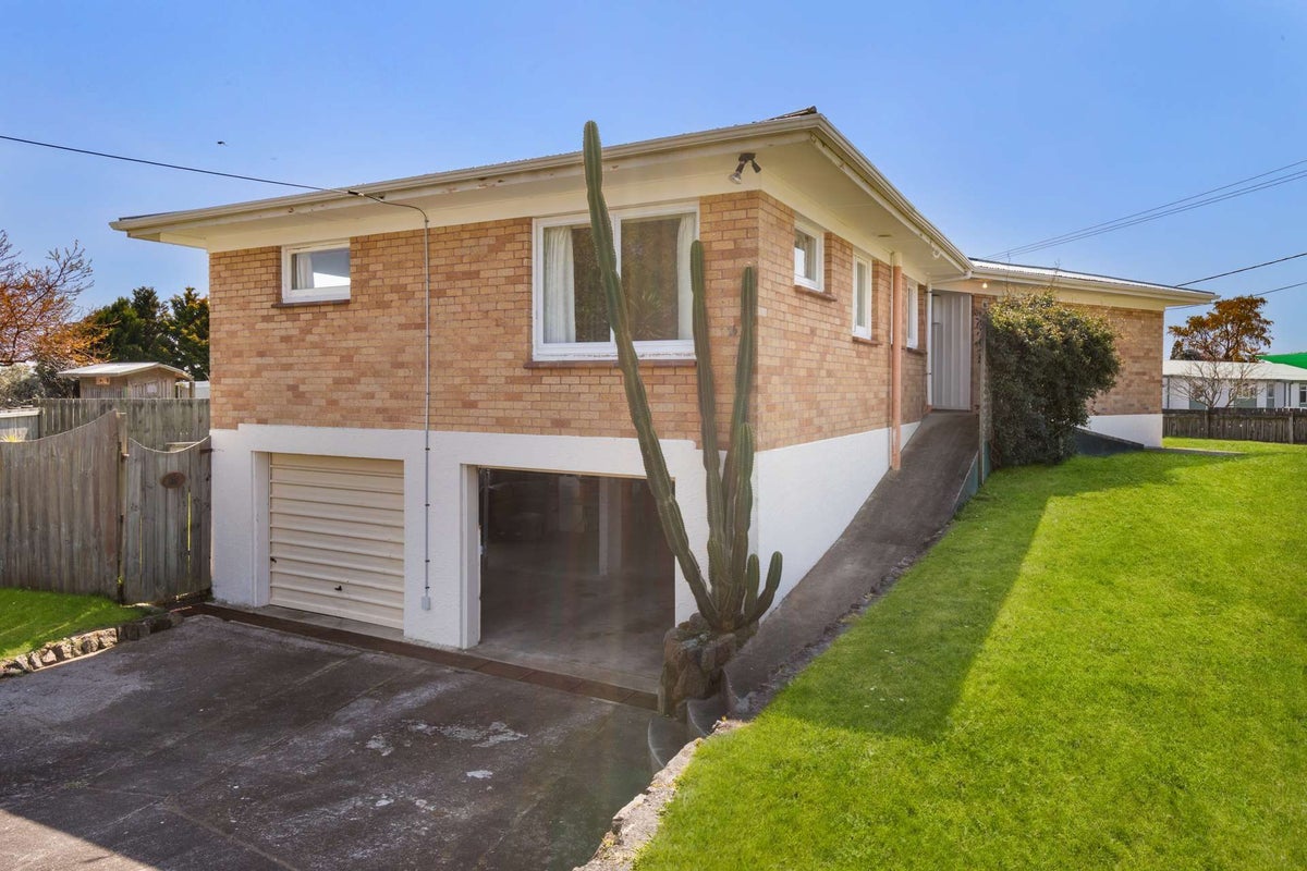 26 Elliott Crescent, Owhata, Rotorua - Carousel 2
