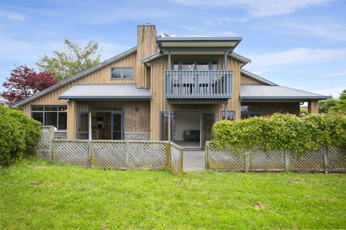 22 Ngamotu Road, Taupo, Taupo - Carousel 2