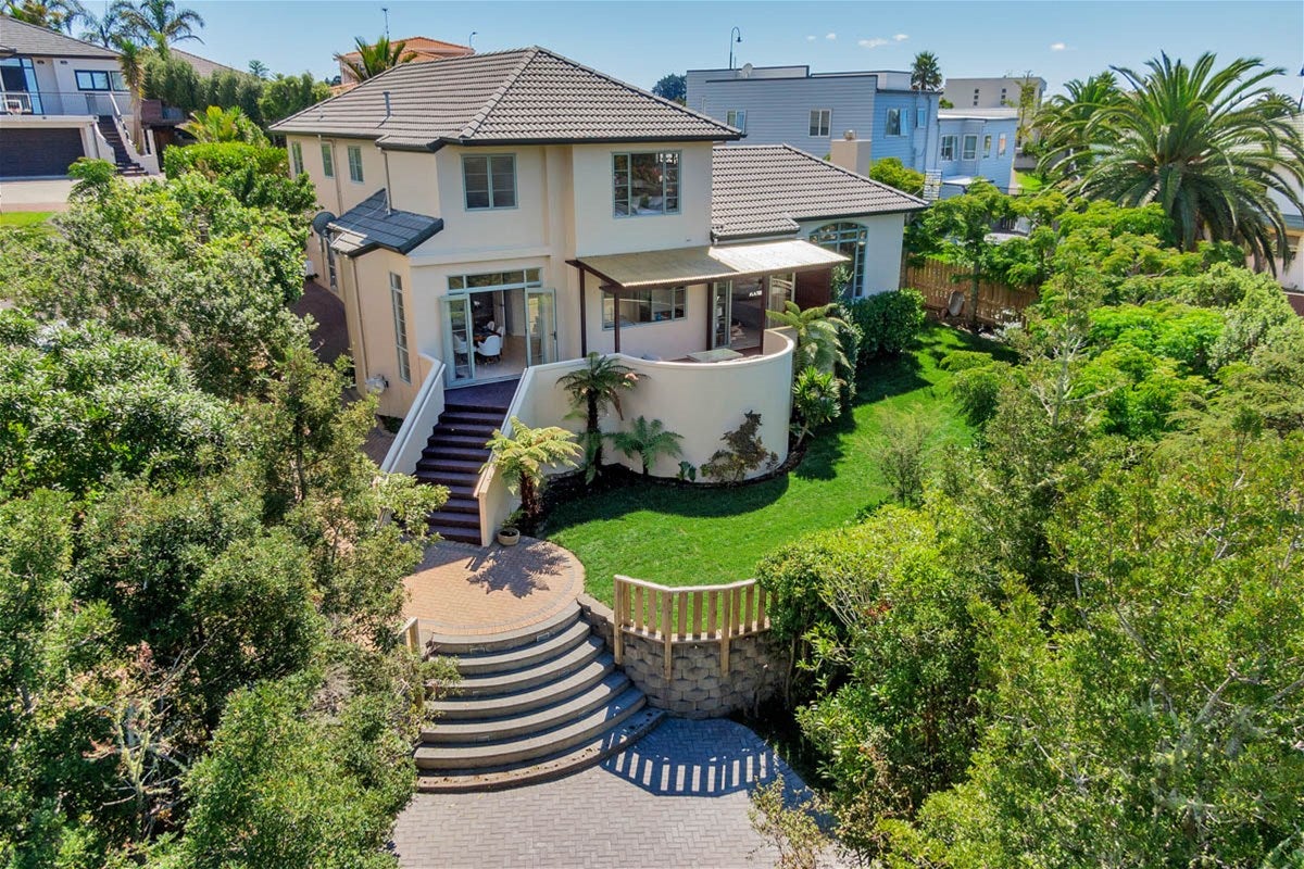 11 Caversham Drive, Torbay, Auckland - Carousel 1