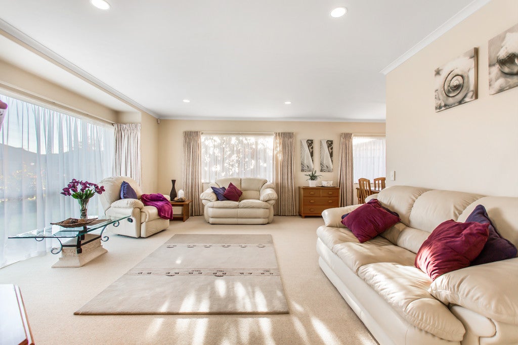 24 Moss Crescent, Takanini, Auckland - Carousel 2