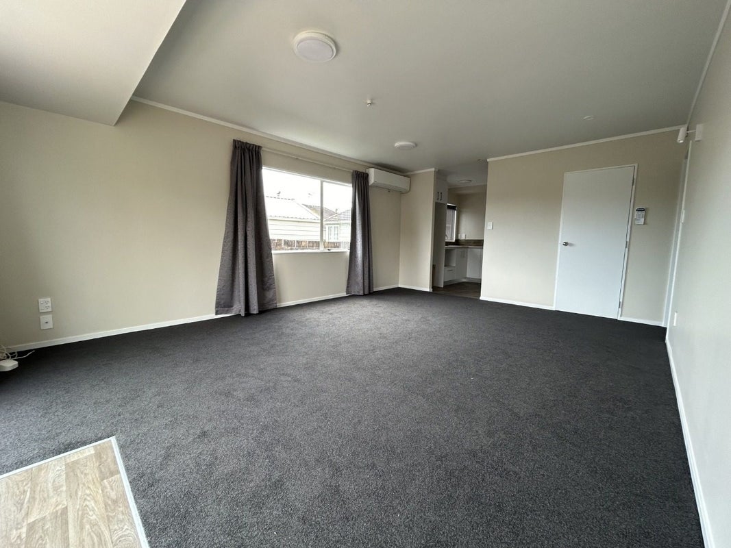 0 Saint Georges Gate, Whanganui - Carousel 2