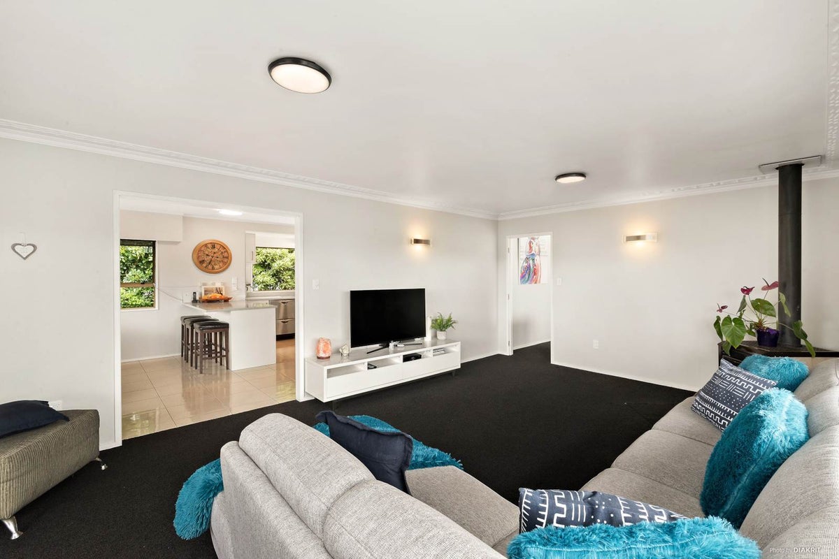 3 Rhonda Place, Opaheke, Papakura - Carousel 1