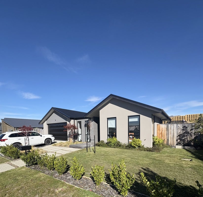 9 Armidale Crescent, Wanaka, Wanaka - Carousel 1