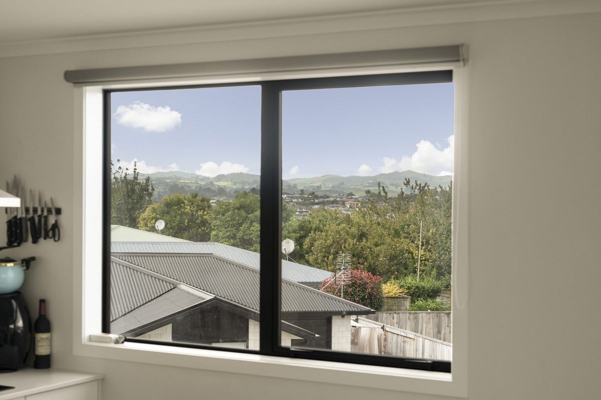 2 Mossie Way, Greerton, Tauranga - Carousel 2