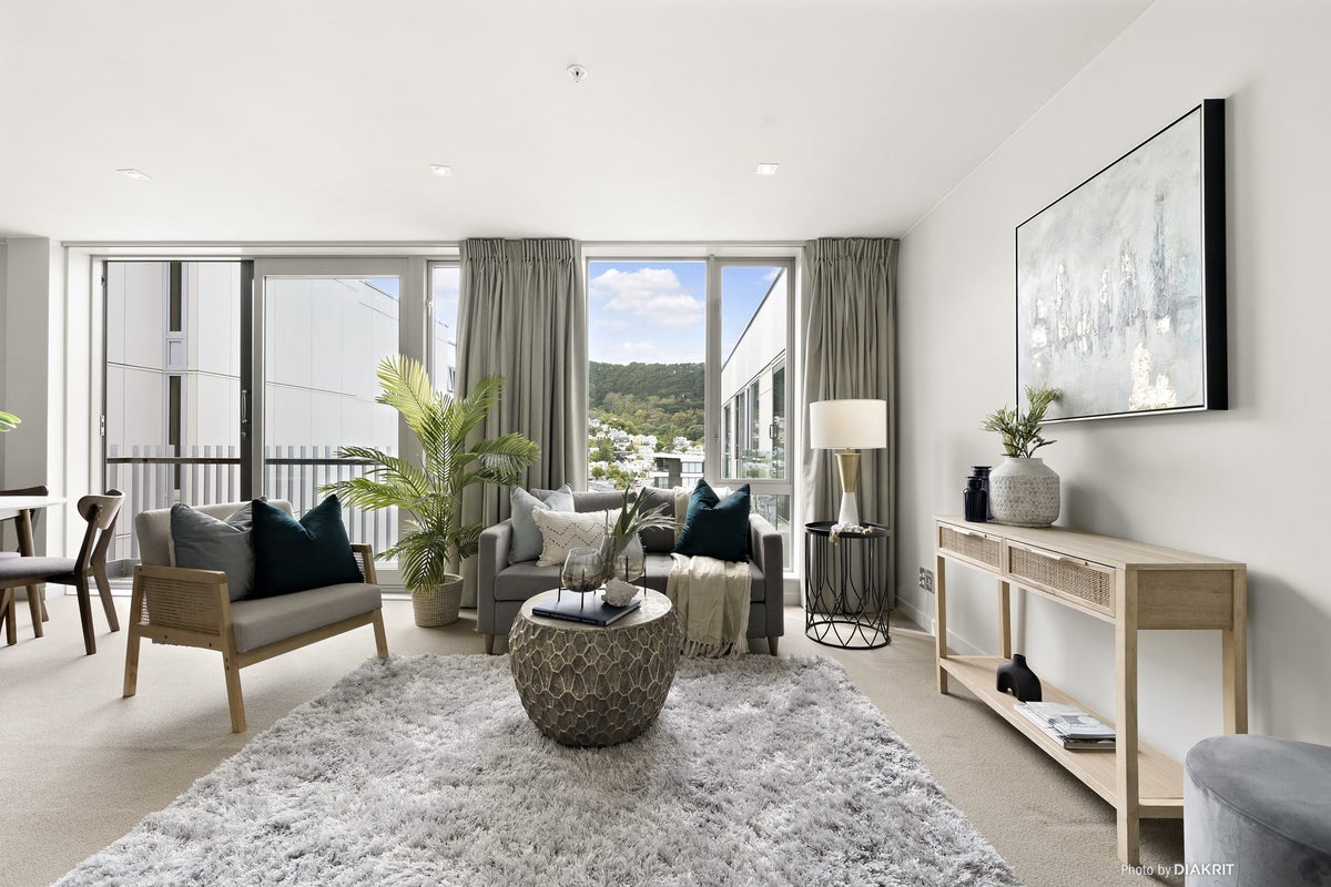 8O/10 Lorne Street, Te Aro, Wellington - Carousel 1