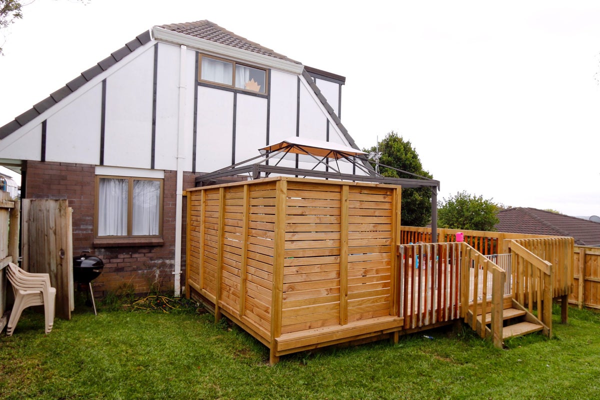 1/78 Highland Park Drive, Highland Park, Auckland - Carousel 1