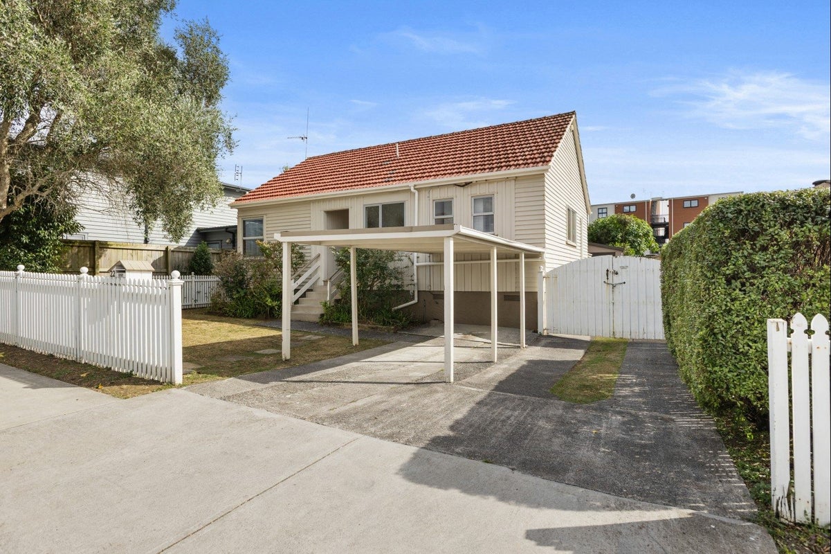 22 Edmonton Avenue, Onehunga, Auckland - Carousel 1