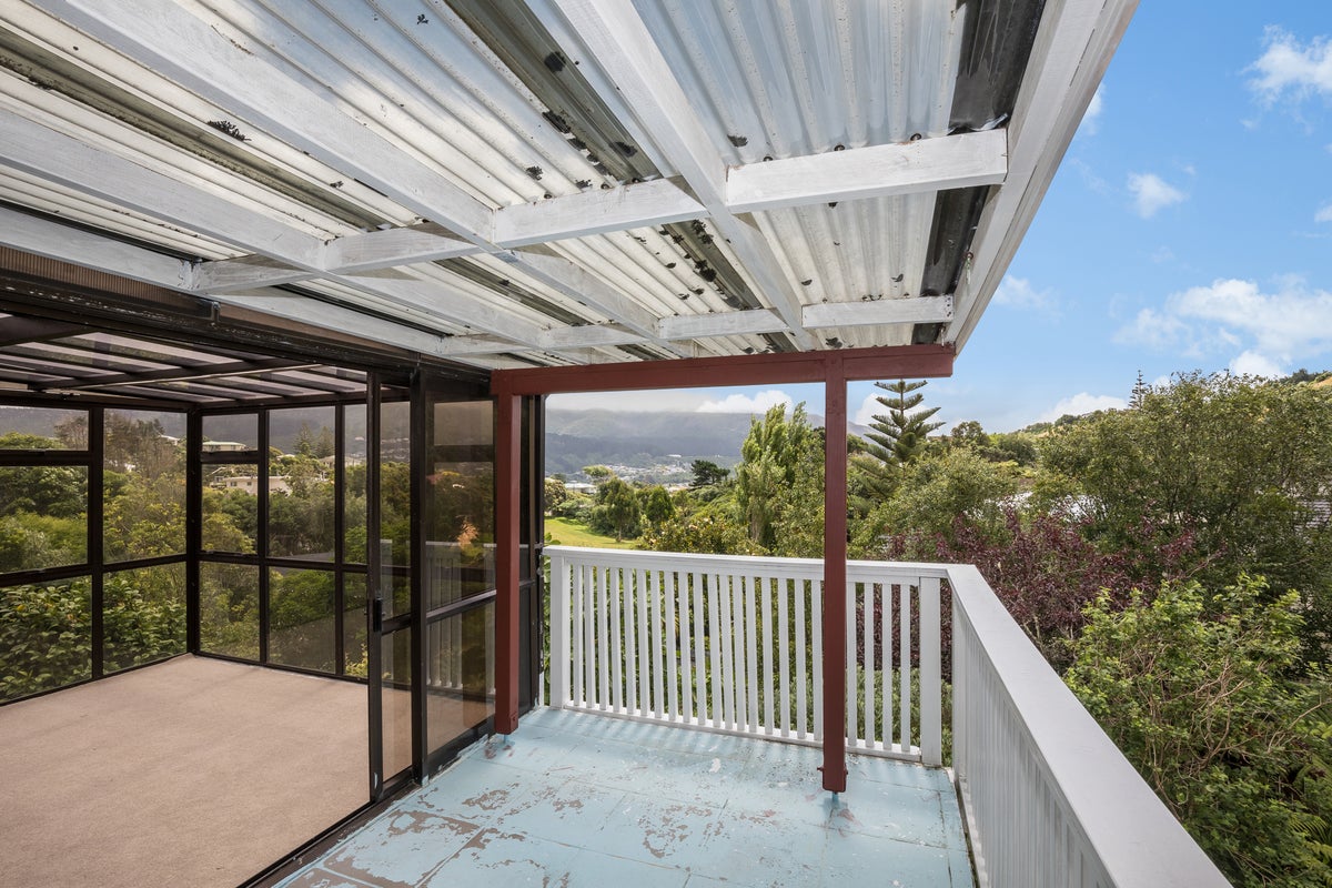6 Woodman Drive, Tawa, Wellington - Carousel 24