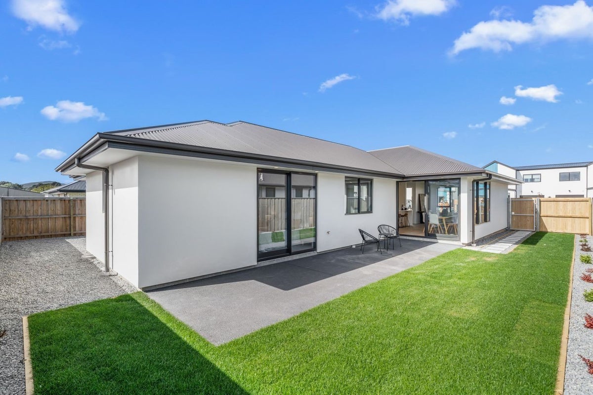 15 Samantha Lawry Road, Hornby, Christchurch - Carousel 1