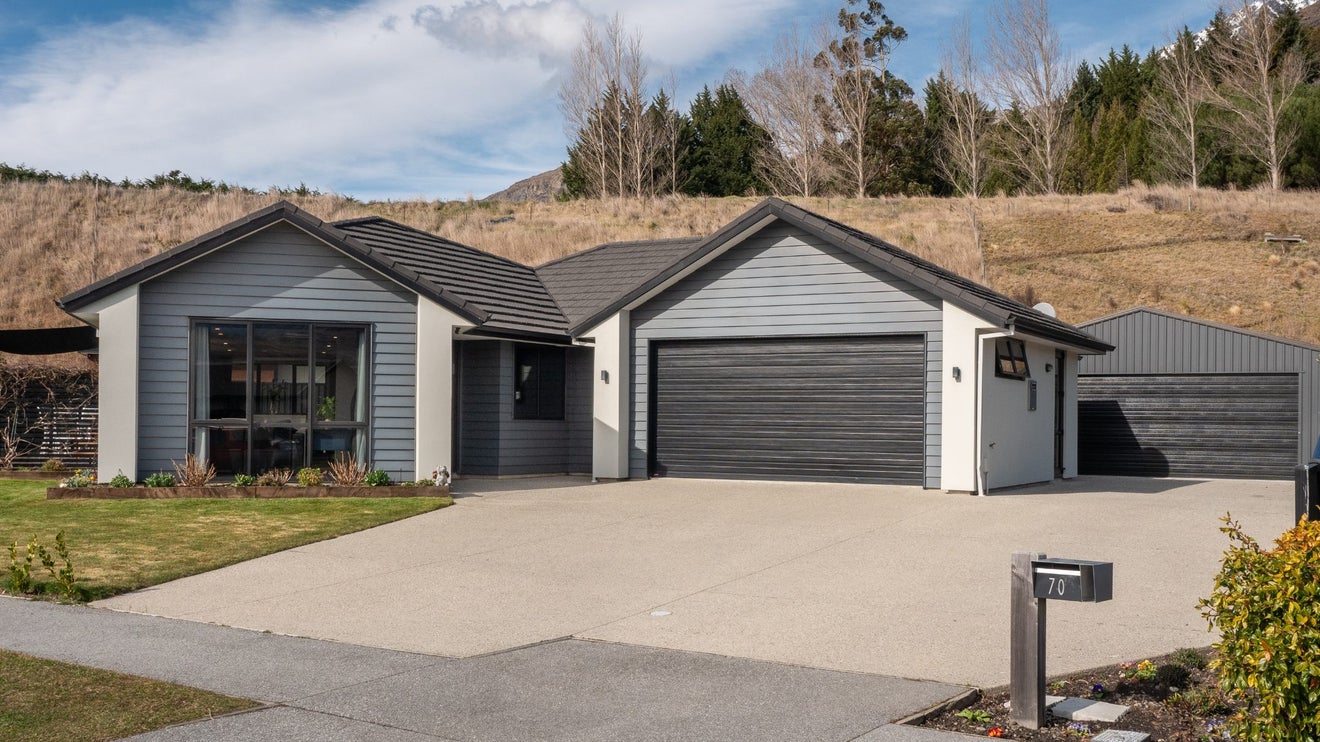 70 Risinghurst Terrace, Lower Shotover, Queenstown - Carousel 1