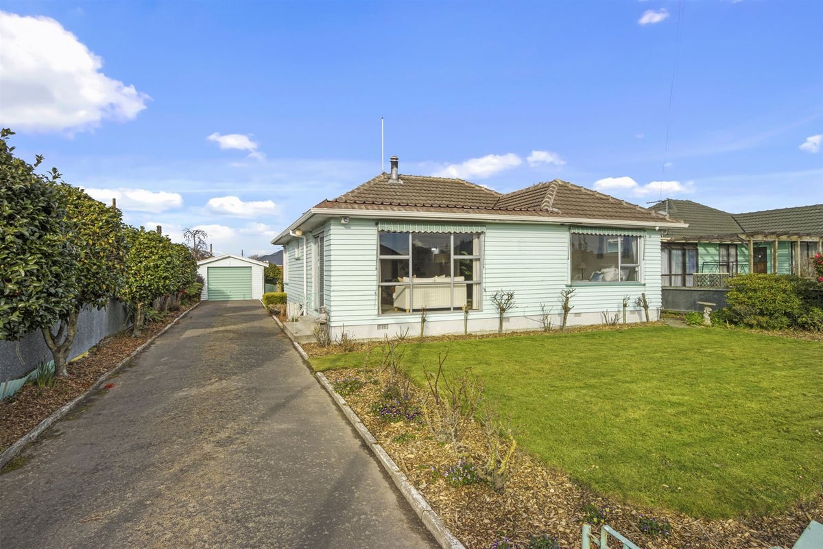 16 Tauiwi Crescent, Hei Hei, Christchurch - Carousel 2