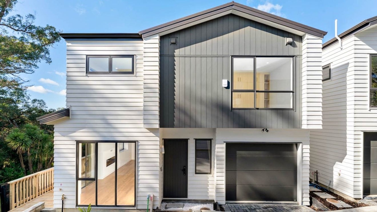 29C Elizabeth Drive, West Harbour, Auckland - Carousel 1