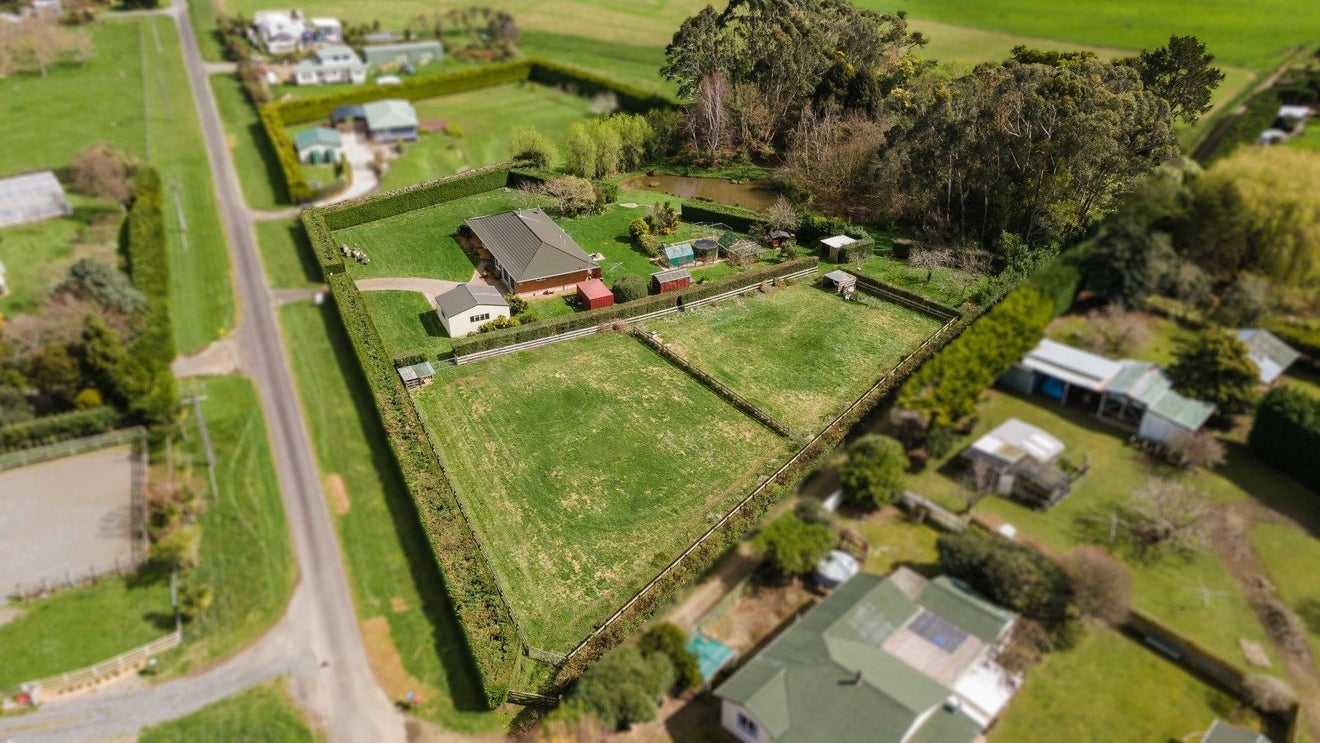 91 Te Whanga Road, Levin, Levin - Carousel 1