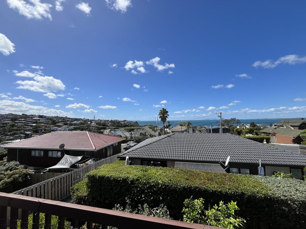 2/14 Prospect Terrace, Milford, Auckland - Carousel 1
